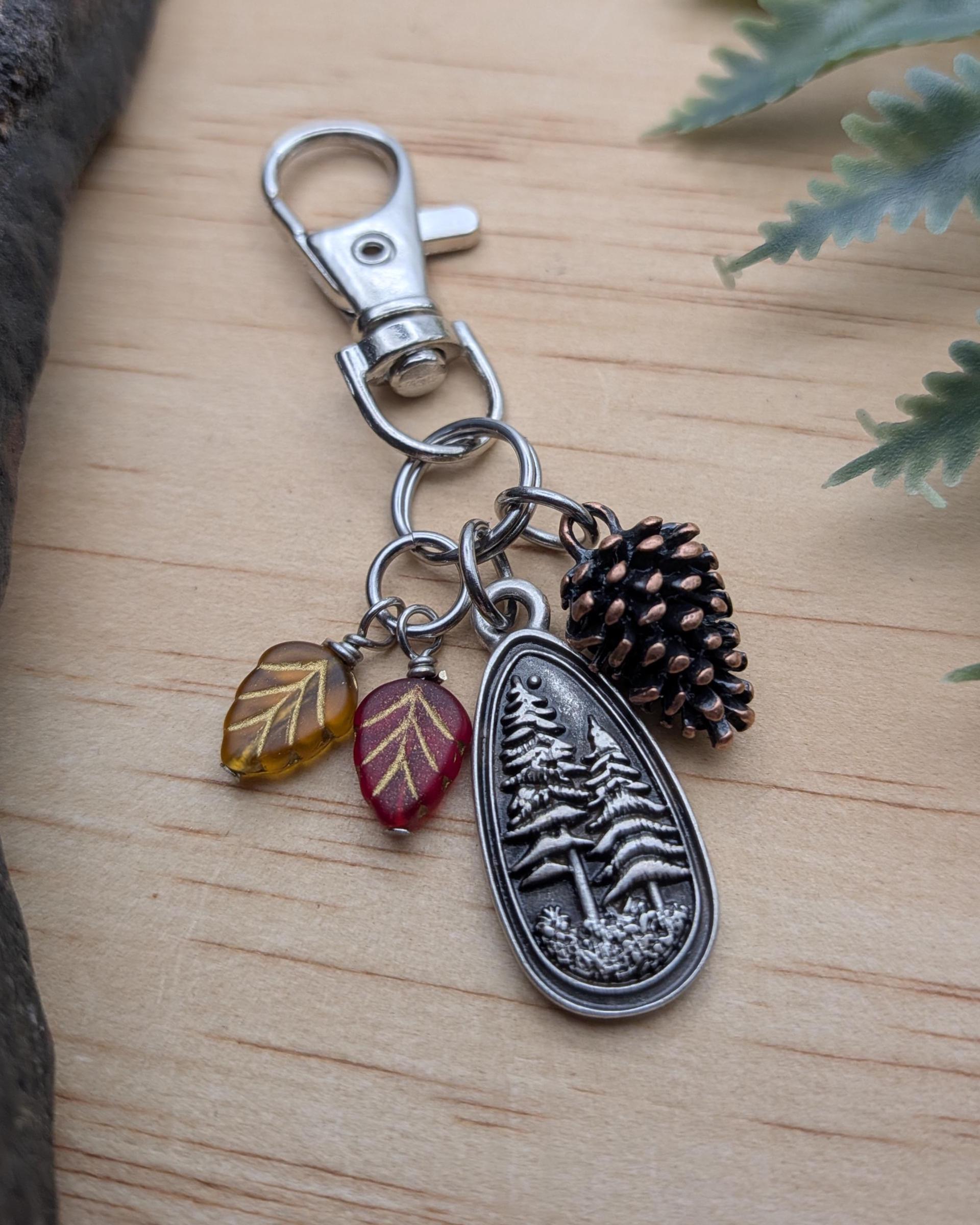 LIKEDREAMERSDO keychain＆Walletchain　セット Mountain Keychain / Nature Lover Gifts / Leaf Pine Cone Purse