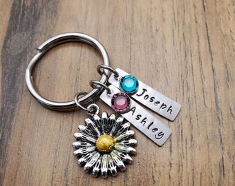 Birthstone Keychain, Daisy Keychain, Gift for Mom, Personalized Keychain with Names