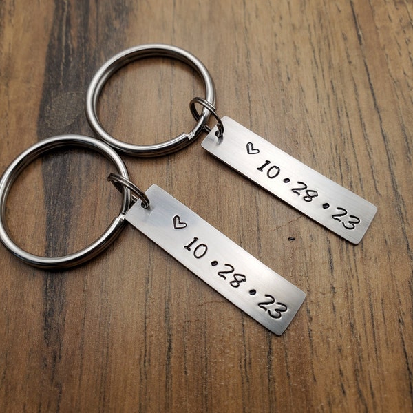 Hand Stamped Personalized Date Bar Keychain, Anniversary Gift for Boyfriend, Husband, Girlfriend, Wife, Couples Keychain