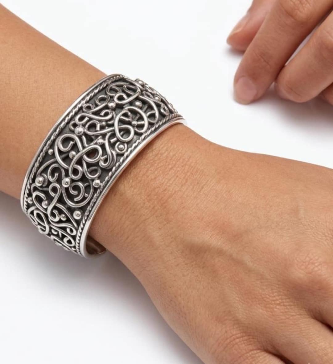 Sterling Silver NAVAJO刻印入り バングル インディアンジュエリー