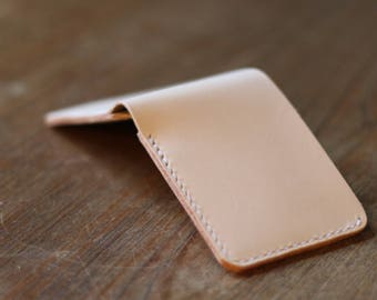 Traditional Leather Bifold Wallet in Natural Vegetable Tannned