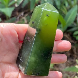 Serpentine Tower, Green Serpentine Stone, Meditation Crystal, Rocks and Minerals