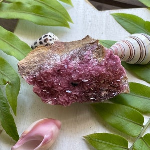Kobaltcalciet, roze calciet, roze kristallen, ruwe mineralen, gesteenten en mineralen, helende stenen, minerale exemplaren