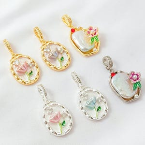 Enameled flower charm , Tulip Pearl Pendant, Oil painting style Monet garden pendant Baroque pearl flower round card universal buckle 1pcs