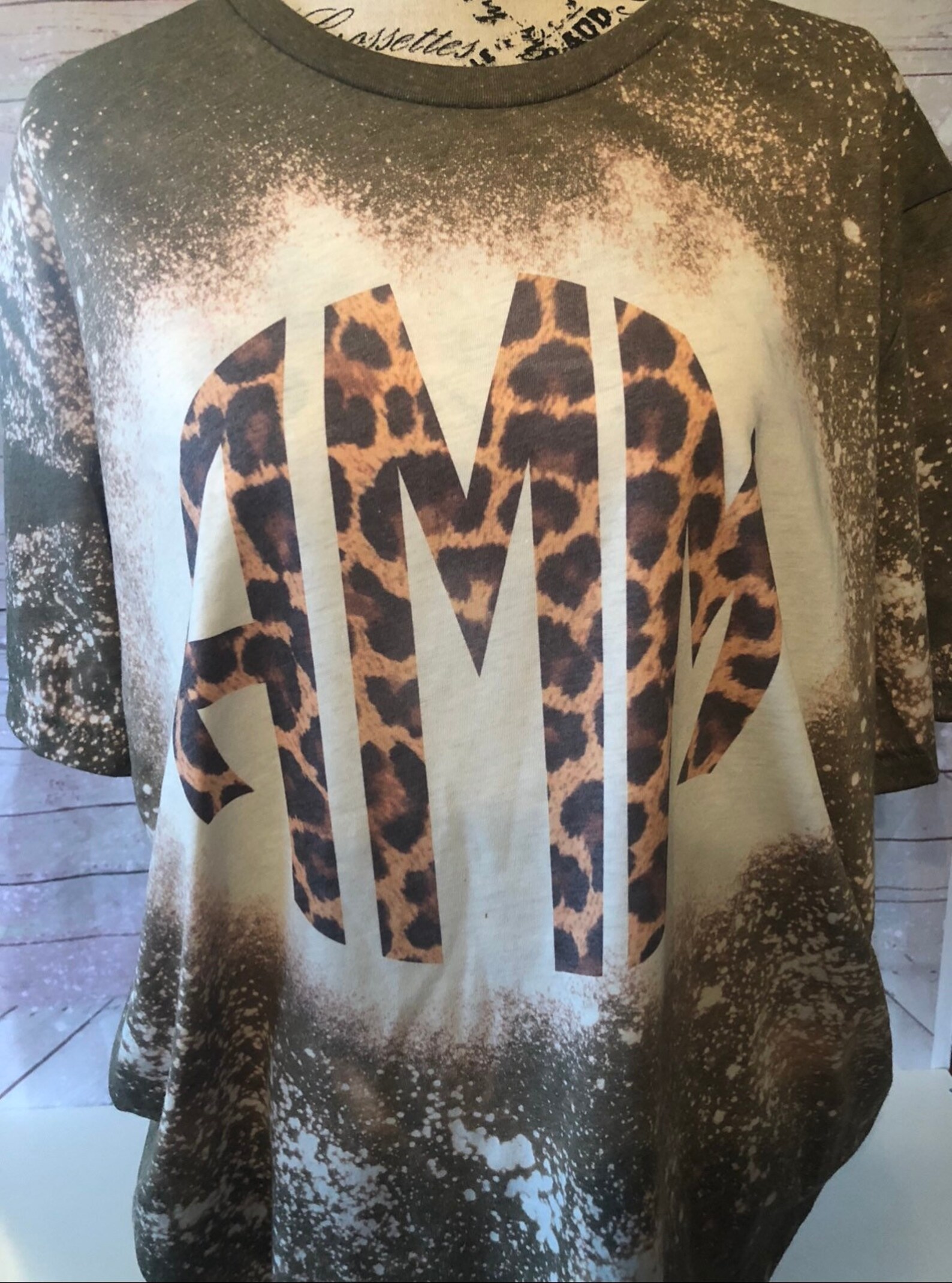 bleach leopard tee