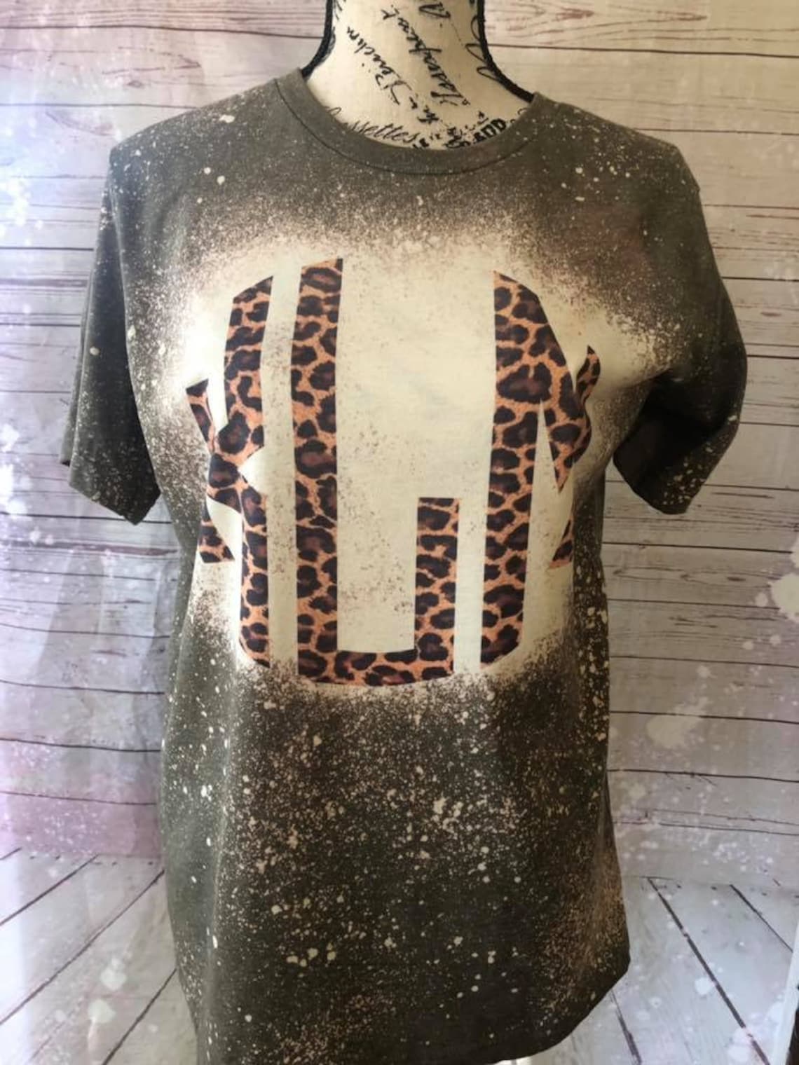 bleach leopard tee