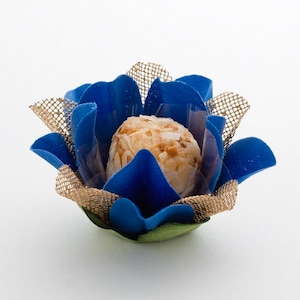 Blue and Gold Flower Truffle Wrappers for holding chocolate truffles/ Blue wedding Centerpieces decor/ Forminha Doces Azul (25Ct)