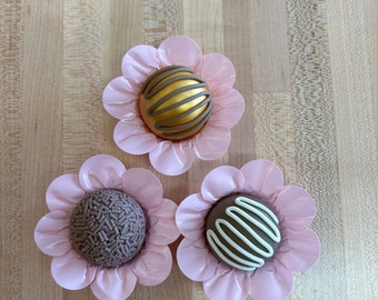 Baby pink Wrappers for holding chocolate truffles/ Rustic wedding Centerpieces decor/ Forminha de papel rosa bebe(50Ct)