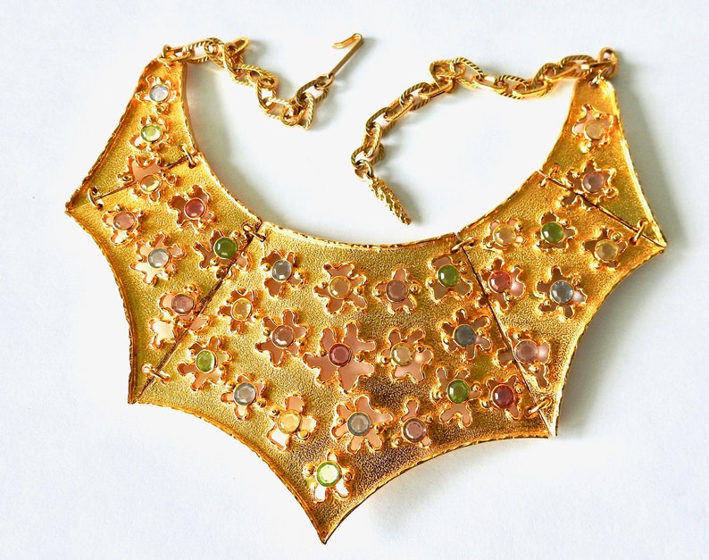 Goldette Solid Bib Mod Flower Power Open Set Crystal Necklace