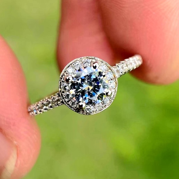 14K White Gold Diamond Halo Engagement Ring - 5MM Round Cut