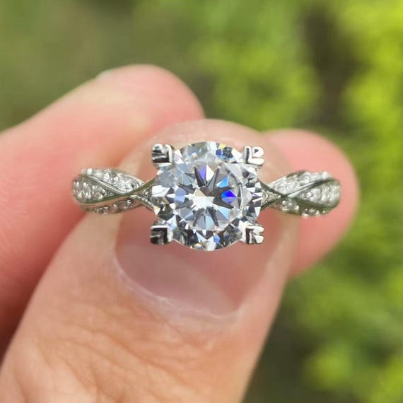 14K White Gold Diamond Halo Engagement Ring - 5.5MM Round