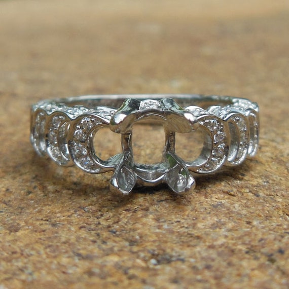 14K White Gold Diamond Semi Mount Ring - Oval & Round Stone