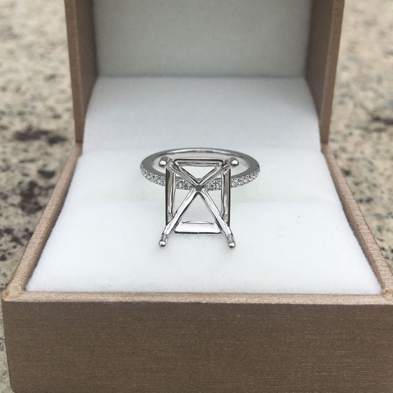 Anillo de compromiso, esmeralda de 9x11 mm en anillo semimontado de oro blanco de 14 qt, anillo de diamantes imagen 1