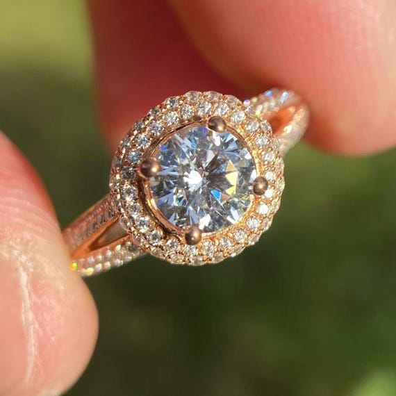 14K White Gold Diamond Halo Engagement Ring - 5.5MM Round