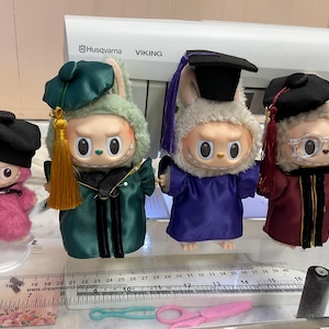 Handmade Labubu Graduation Cap and Gown Set, Custom Outfit immagine 1