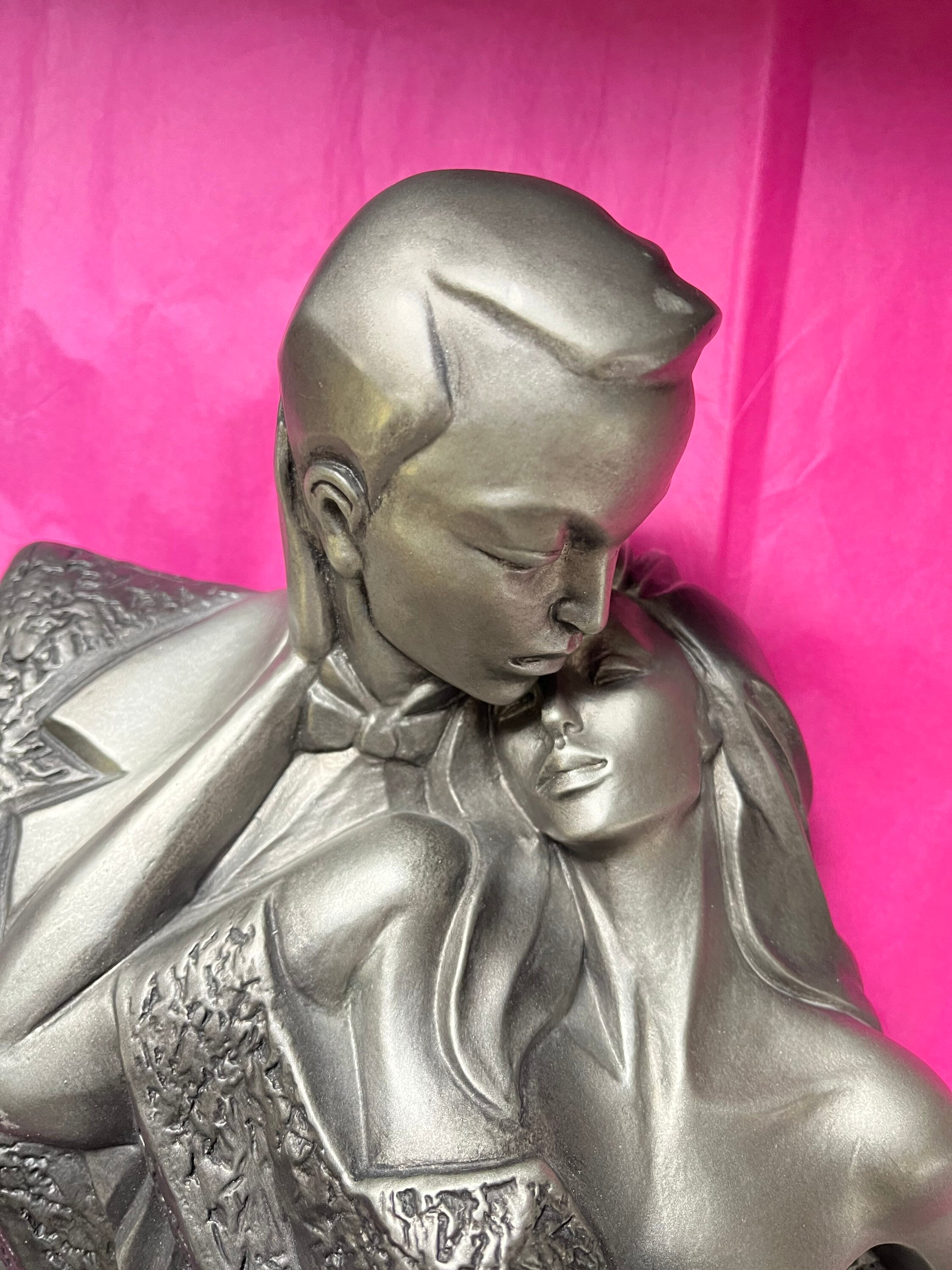 KISSING LOVERS David Fisher Sculpture Austin Productions 20