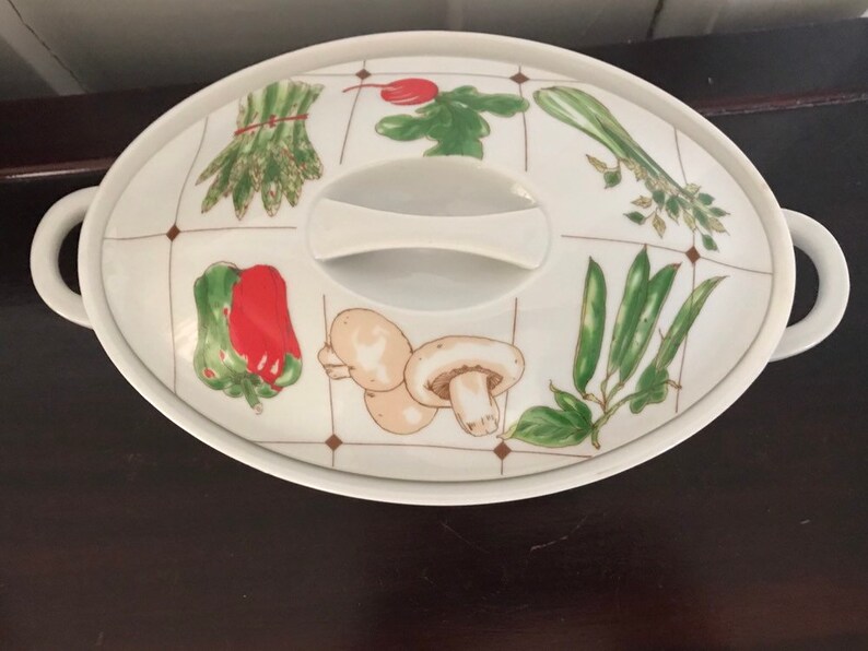 Georges Briard La Salade Ceramic covered Casserole Dish Vintage Mid Century Vegetable design