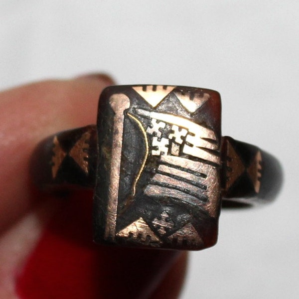 Vintage World War 2 Trench Art Sweetheart Ring 1940's Samoan tortoise shell, inlaid Primitive American Flag Design - Size 7