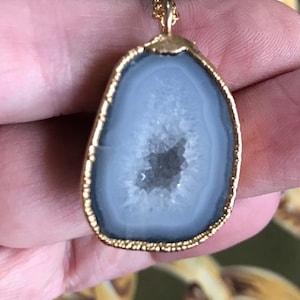 1-1/8 Inch geode pendant necklace on gold tone 18 inch chain