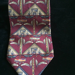 Metropolitan Museum of art Egyptian tie