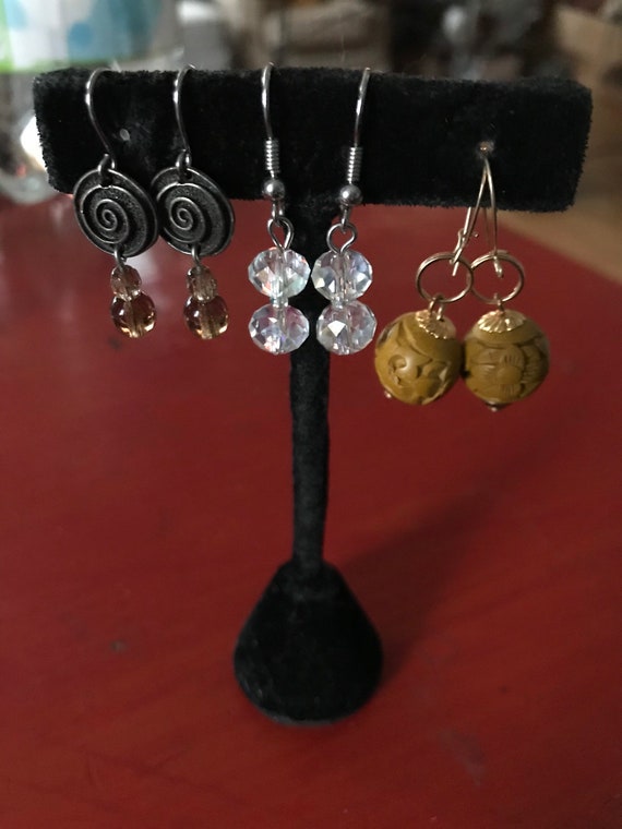 3 Pair Vtg drop earrings crystal carved spiral - image 4