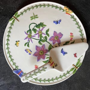 Portmeirion Botanic Garden Countertop Collection Geprägte Kuchenplatte & Tortenheber Clematis Design mit Originalaufklebern
