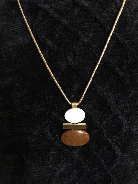 Vtg Avon abstract modern Lucite pendant necklace