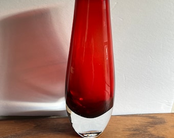 Red Mid-Century Riihimaki Finland glass vase