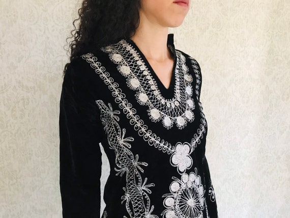 Vintage Velvet 60s Black Tunic Lurex Embroidered E