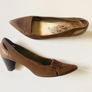 Vintage MATISSE Suede Leather Pumps: Brown Cut Out Heels, Size 9