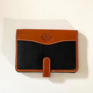 Cartera vintage de cuero negro / Billetera vintage de los años 80 y 90 / Accesorio de sobre tipo sobre / Tarjetero con chequera Mapleleaf