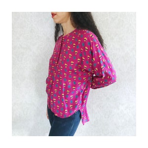 Vintage 80s Fleur-de-lis Print Rayon Blouse: Fuchsia Hi-Low Top