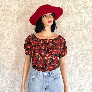Vintage 80s Red Floral Blouse: Cap Sleeve Summer Top