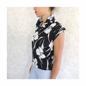 Vintage 70s Floral Cowl Neck Blouse: Black & White Cap Sleeve Top