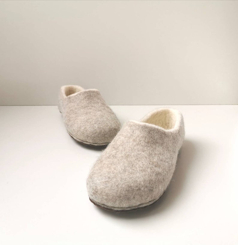 Felted white beige natural wool women slippers image 8