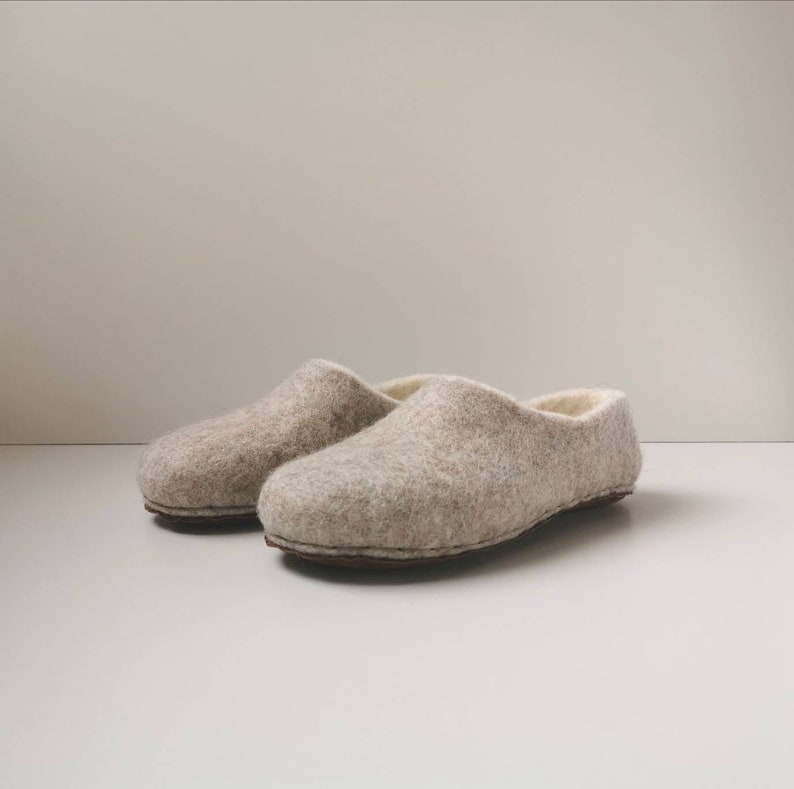 Felted white beige natural wool women slippers image 4