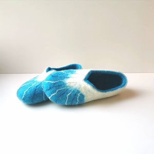 Felted women slippers , felted wool slippers , felt slippers , felt wool slippers , house shoes , women&#39;s slippers , white  turquoise shoes
