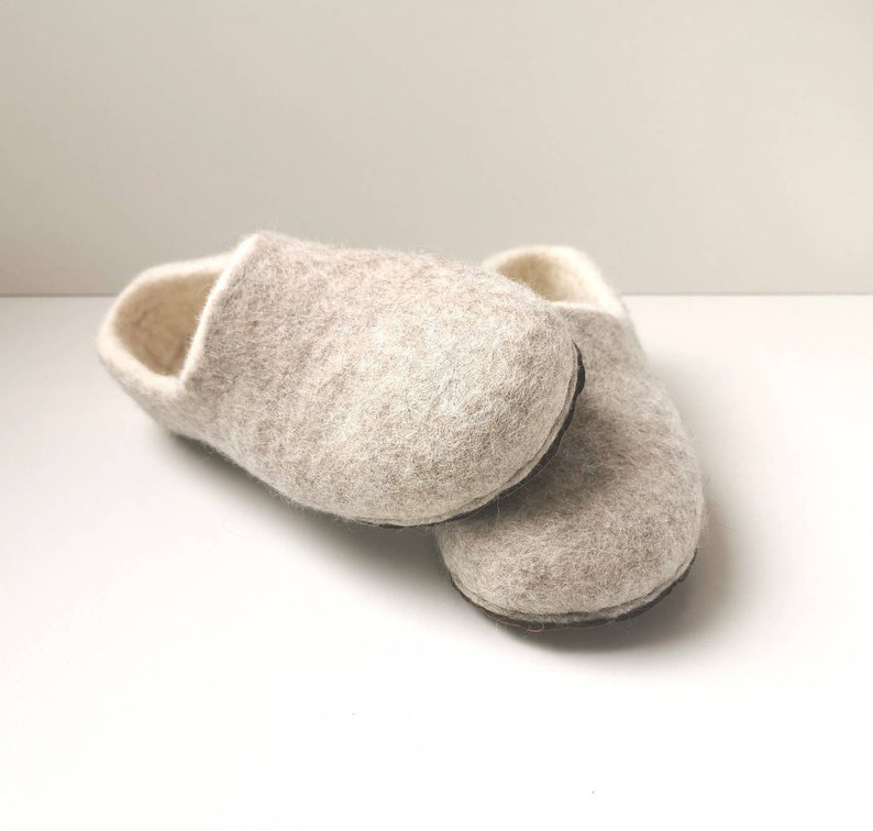 Felted white beige natural wool women slippers image 3