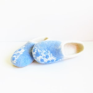 Felted women slippers , felted wool slippers , felt natural wool slippers , felt slippers , house shoes , women&#39;s slippers ,white blue shoes