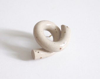 STUDY n.7 BROOCH // Ceramic Brooch. Twisted brooch . Contemporary jewelry