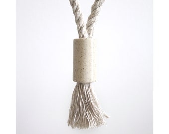 NARI n.3 //  Stoneware and Linen Necklace // Ceramic jewels.