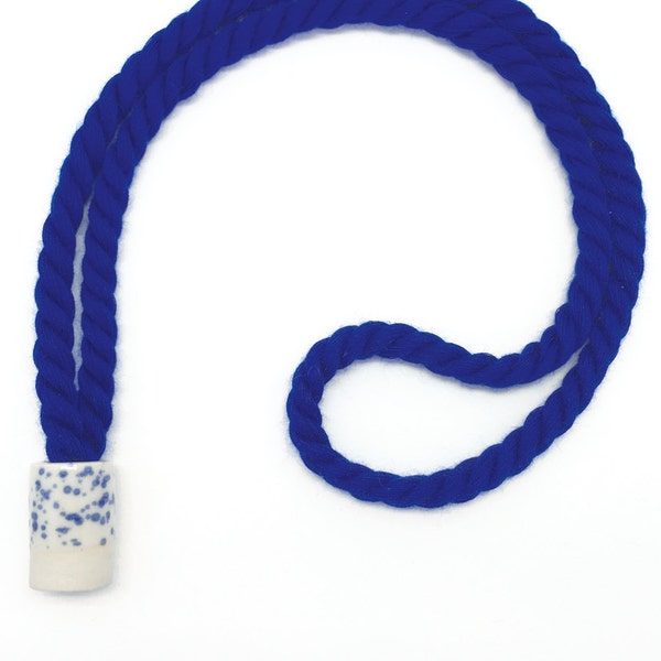 SOLO n.1 // Speckled white stoneware necklace.