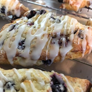 Lemon Blueberry Scones, Scones, Homemade Scones, Bakery Scones, Sweet Biscuits, Blueberry, Lemon
