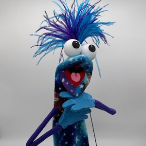 Puppet, hand and rod, with 1 feather plume and 1 hand rod. Adult size.  |  Professional Hand Puppet. Monster Puppets Adults & professionals