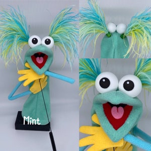 Puppet, hand and rod, with 2 feather plumes and 1 hand rod. Adult size. Professional Hand Puppet. Monster Puppets Adults & professionals Mint
