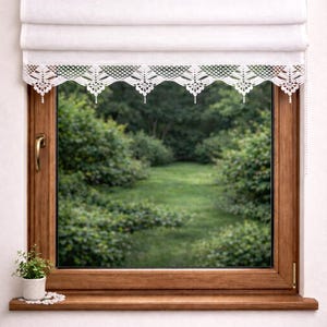 Raffrollo Leinen nach Maß – Handgemachtes Leinen Raffrollo mit Häkelspitze – Landhaus Raffrollo – Shabby Chic Fensterdeko