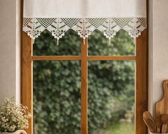Handgefertigte Scheibengardine mit Gehäkelte Spitze, Romantische Landhaus Küchengardine, Elegante Fensterdeko im Vintage Stil