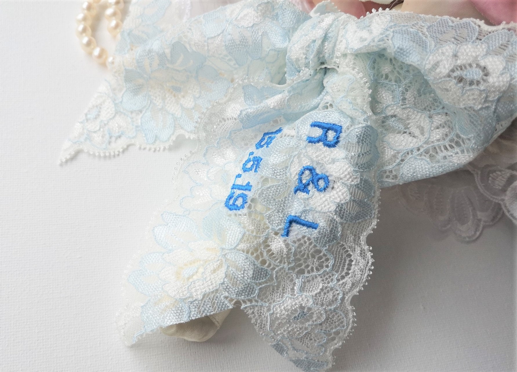 Embroidered Bouquet Wrap with Wedding Date - Oatmeal Lace