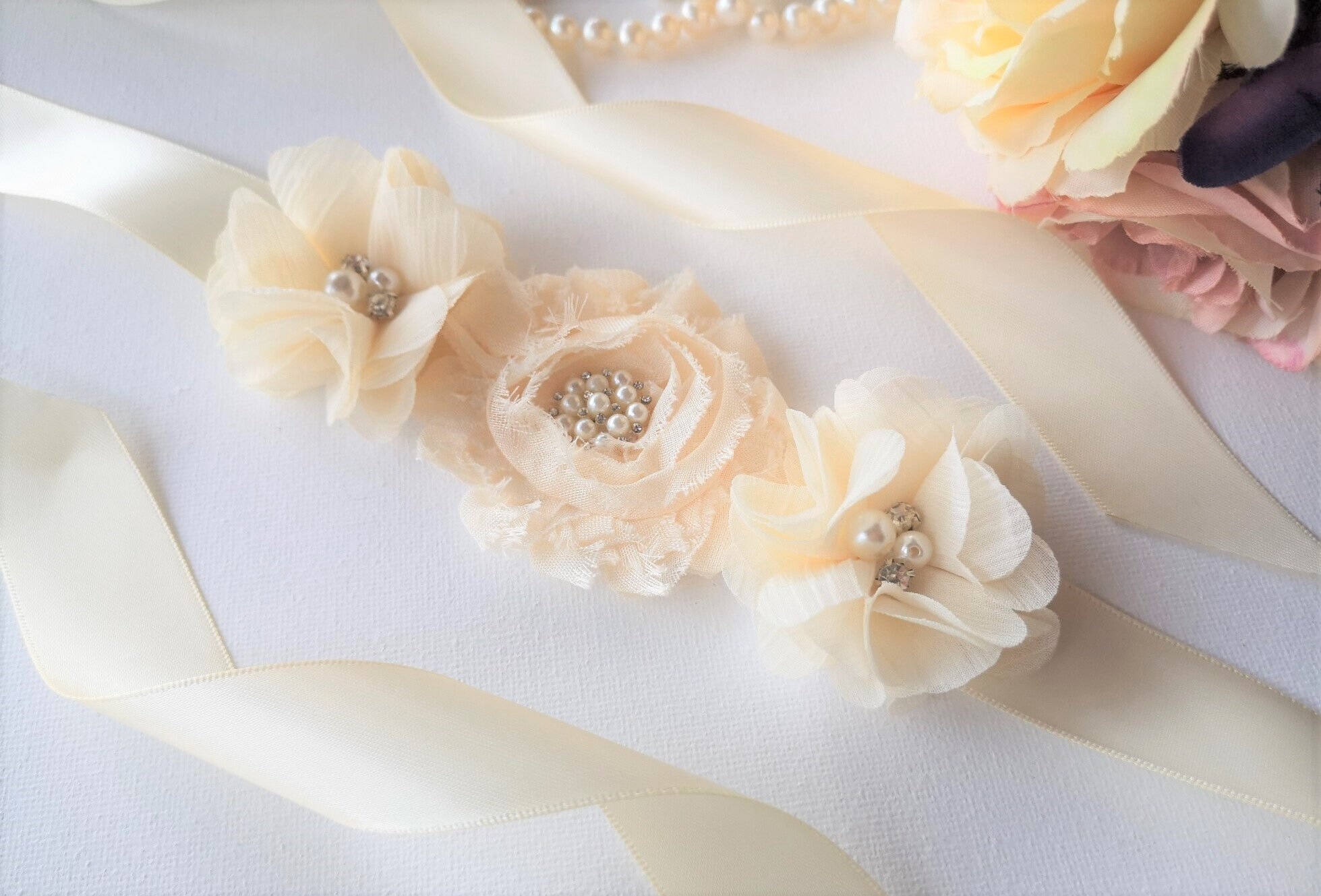 Blumengürtel Hochzeit – Brautgürtel Mit Perlen & Strass, Satinband 230 Cm