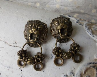 Lion head stud earrings with antique bronze charm beads... antique style lion head shape stud earrings,animal  metal earrings,lion earrings